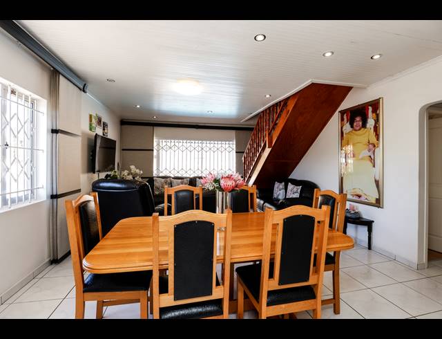 5 BEDROOM HOUSE FOR SALE IN COROVOCA